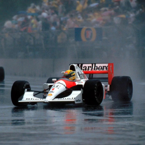 McLaren MP4/4 e Ayrton Senna | BlocoBox Loja Oficial