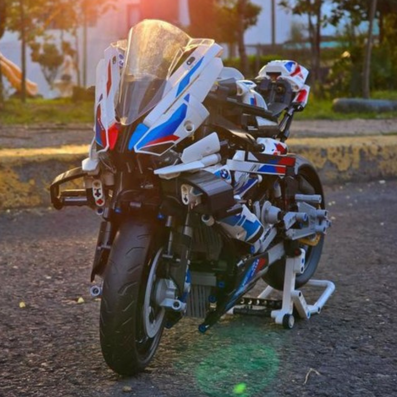 Compre Junto! Os Três Produtos Mais Vendidos (BMW M1000 RR, Mercedes AMG W14, Porsche 911 RSR)