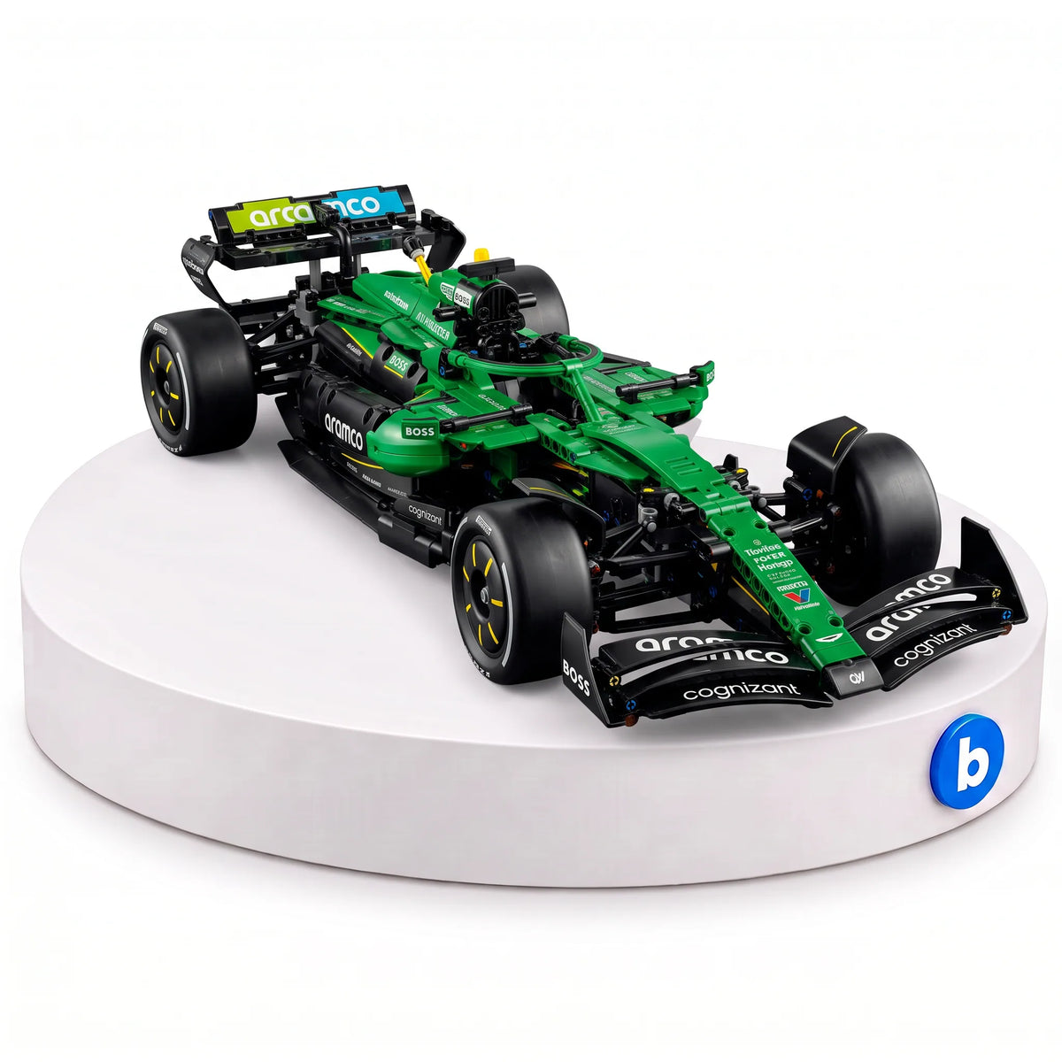 Fórmula 1 Aston Martin AMR25 em blocos de montar BlocoBox, com 1547 peças, na base branca com o selo da BlocoBox
