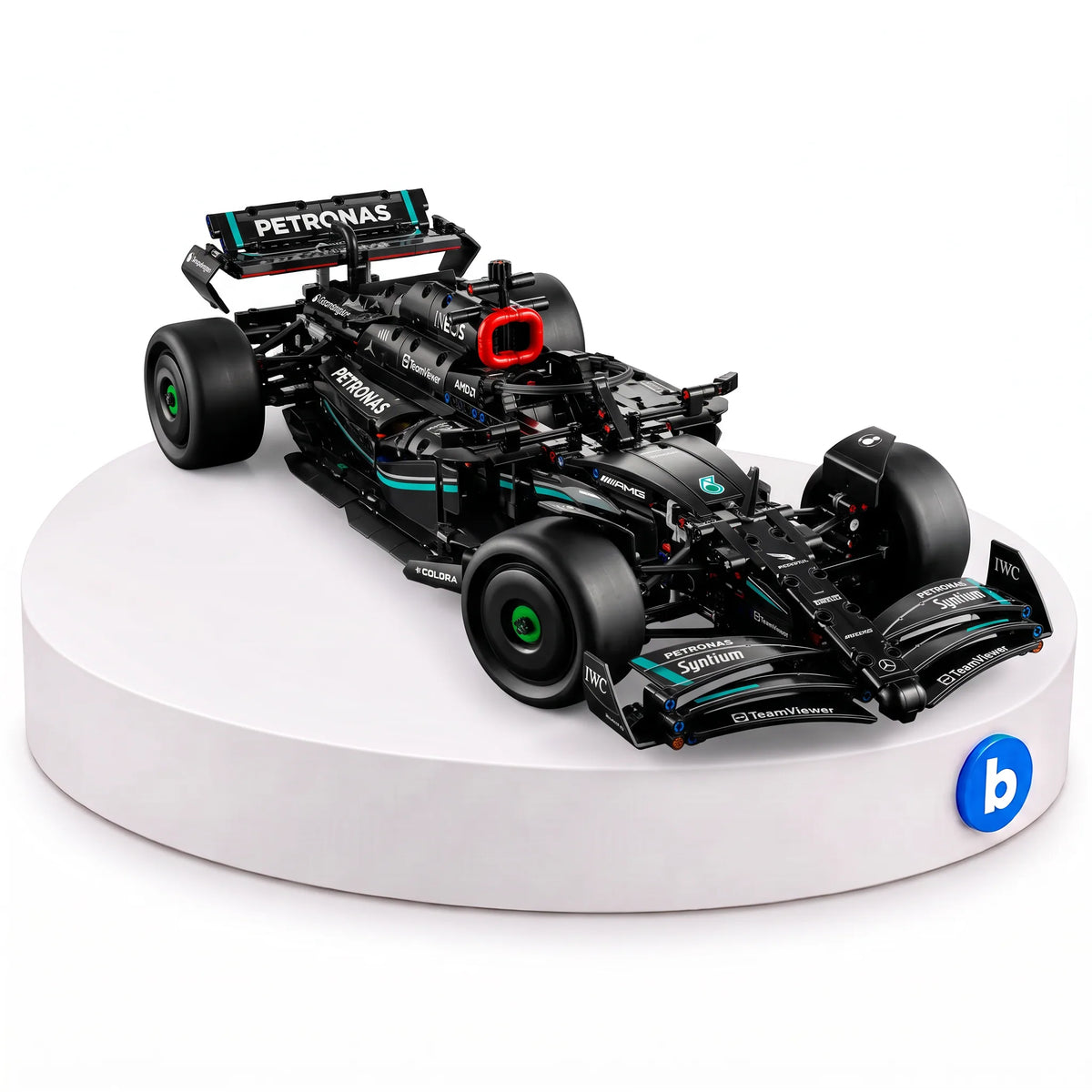 Fórmula 1 Mercedes-AMG W14 em blocos de montar BlocoBox, com 1642 peças, na base branca com o selo da BlocoBox